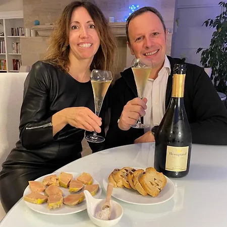 De La Croix - A 4 Minutes De L'a26 Avec Parking 4*