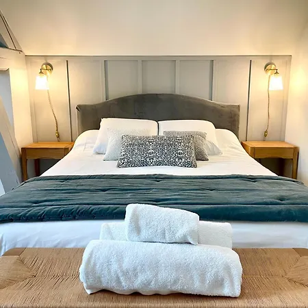 De La Croix - A 4 Minutes De L'a26 Avec Parking 4*