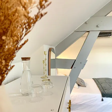 De La Croix - A 4 Minutes De L'a26 Avec Parking Villechétif