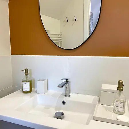 De La Croix - A 4 Minutes De L'a26 Avec Parking Bed & Breakfast 4*