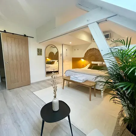 Bed & Breakfast De La Croix - A 4 Minutes De L'a26 Avec Parking 3*