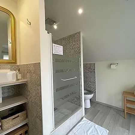 De La Croix - A 4 Minutes De L'a26 Avec Parking Bed & Breakfast 4*