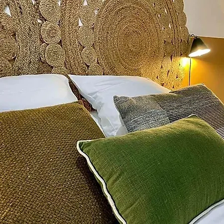 Bed & Breakfast De La Croix - A 4 Minutes De L'a26 Avec Parking 4*