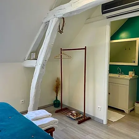 De La Croix - A 4 Minutes De L'a26 Avec Parking Bed & Breakfast
