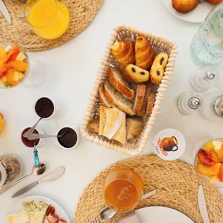 De La Croix - A 4 Minutes De L'a26 Avec Parking Bed & Breakfast Villechetif