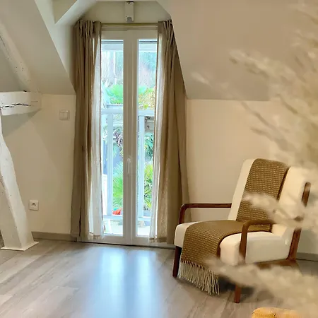 De La Croix - A 4 Minutes De L'a26 Avec Parking Bed & Breakfast