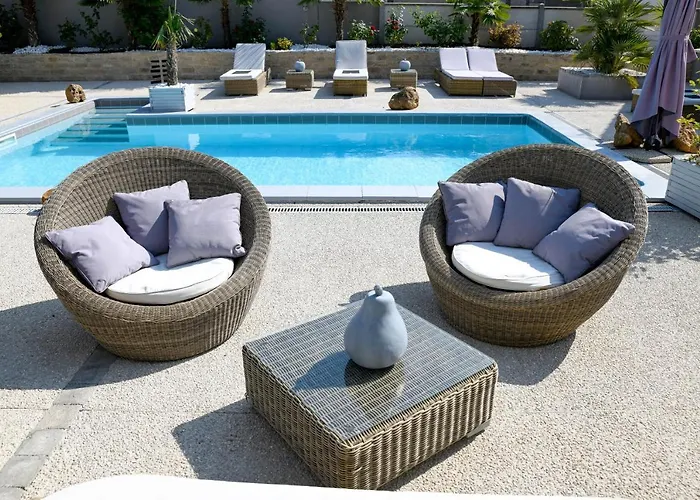 Frühstückspension De La Croix - A 4 Minutes De L'a26 Avec Parking Villechétif