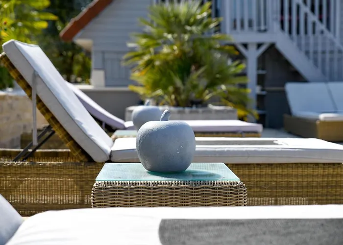 De La Croix - A 4 Minutes De L'a26 Avec Parking Bed & Breakfast