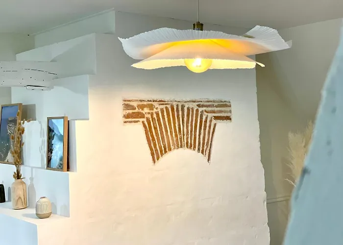 Frühstückspension De La Croix - A 4 Minutes De L'a26 Avec Parking Villechétif