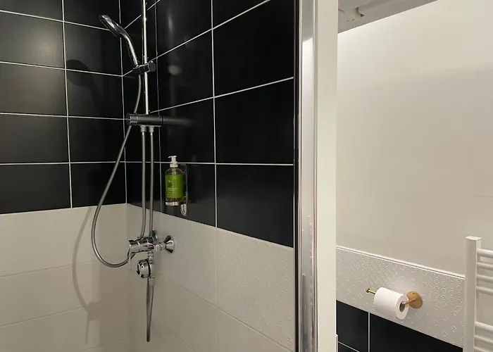 De La Croix - A 4 Minutes De L'a26 Avec Parking 4* Villechétif