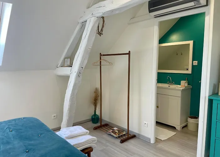 De La Croix - A 4 Minutes De L'a26 Avec Parking Bed & Breakfast 4*